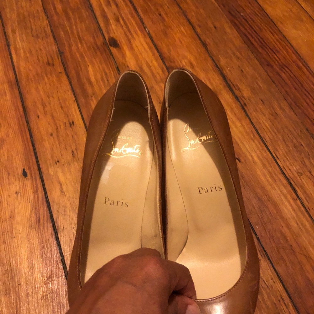 Christian Louboutin - Picture 6 of 6